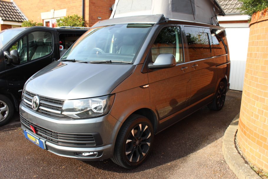 VW Transporter T5 with PopTop